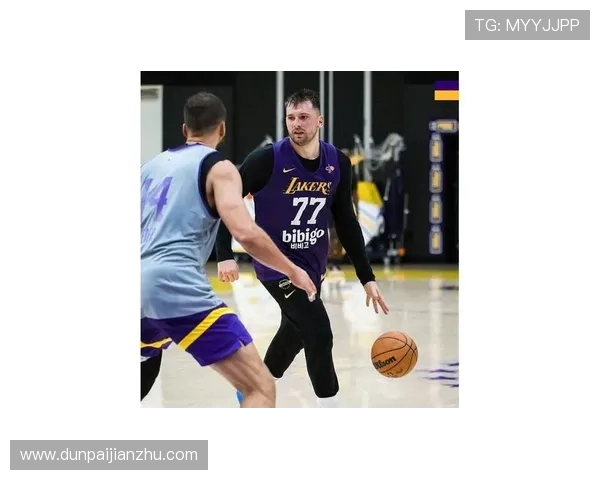 东契奇季前赛表现出色轻松砍下31分5板9助展现瘦身效果